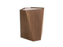 Charger l'image dans la visionneuse de la galerie, Table d’angle triangulaire en porcelaine, marbre et noyer 2134 Angel Cerdá