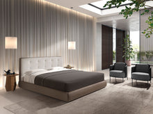 Charger l'image dans la visionneuse de la galerie, Fauteuil en tissu noir et blanc et similicuir noir 5139 Angel Cerdá