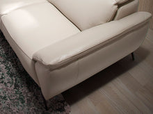 Charger l'image dans la visionneuse de la galerie, Canapé 3 places en cuir gris taupe et pieds en acier noir 6132 Angel Cerdá