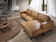 Charger l'image dans la visionneuse de la galerie, Canapé chaise longue en cuir avec pieds en acier noir 6162 Angel Cerdá