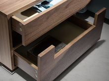 Charger l'image dans la visionneuse de la galerie, Table de chevet en noyer avec éclairage modèle 7065 Angel Cerdá