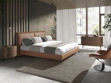 Charger l'image dans la visionneuse de la galerie, Table de chevet ovale en noyer modèle 7074 Angel Cerdá