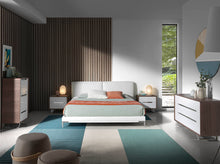 Charger l'image dans la visionneuse de la galerie, Chiffonnier en bois de noyer avec tiroirs blancs modèle 7111 Angel Cerdá