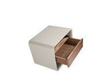 Charger l'image dans la visionneuse de la galerie, Table de chevet en bois de noyer modèle 7134 Angel Cerdá