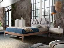 Charger l'image dans la visionneuse de la galerie, Table de chevet grise et noyer modèle 7035 Angel Cerdá