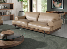 Charger l'image dans la visionneuse de la galerie, Canapé 3 places en cuir marron sable Angel Cerda
