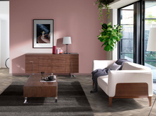 Charger l'image dans la visionneuse de la galerie, Canapé moderne en cuir blanc et bois de noyer 6115 Kia