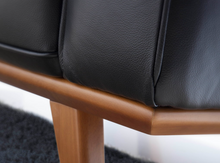 Charger l'image dans la visionneuse de la galerie, Canapé design en cuir noir Angel Cerda 6030