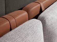 Charger l'image dans la visionneuse de la galerie, Lit rembourrée en tissu et cuir avec pieds en acier inoxydable modèle 7123 Angel Cerdá