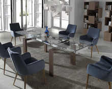 Charger l'image dans la visionneuse de la galerie, Table à manger extensible en verre trempé et bois de noyer modèle 1007 Angel Cerdá