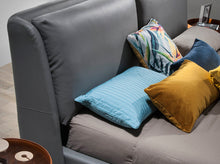 Charger l'image dans la visionneuse de la galerie, Lit rembourré gris structure en bois de pin