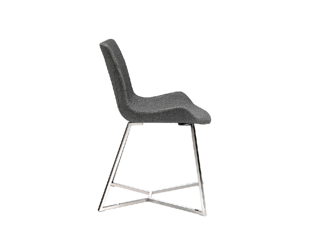 Chaise de salle à manger design en tissu gris et pieds en acier chromé – Angel Cerdá 4009
