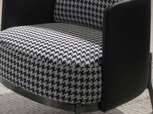 Charger l&#39;image dans la visionneuse de la galerie, Fauteuil en tissu noir et blanc et similicuir noir 5139 Angel Cerdá
