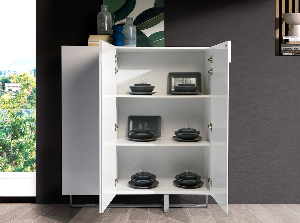 Buffet contemporain blanc laqué & acier chromé au design épuré