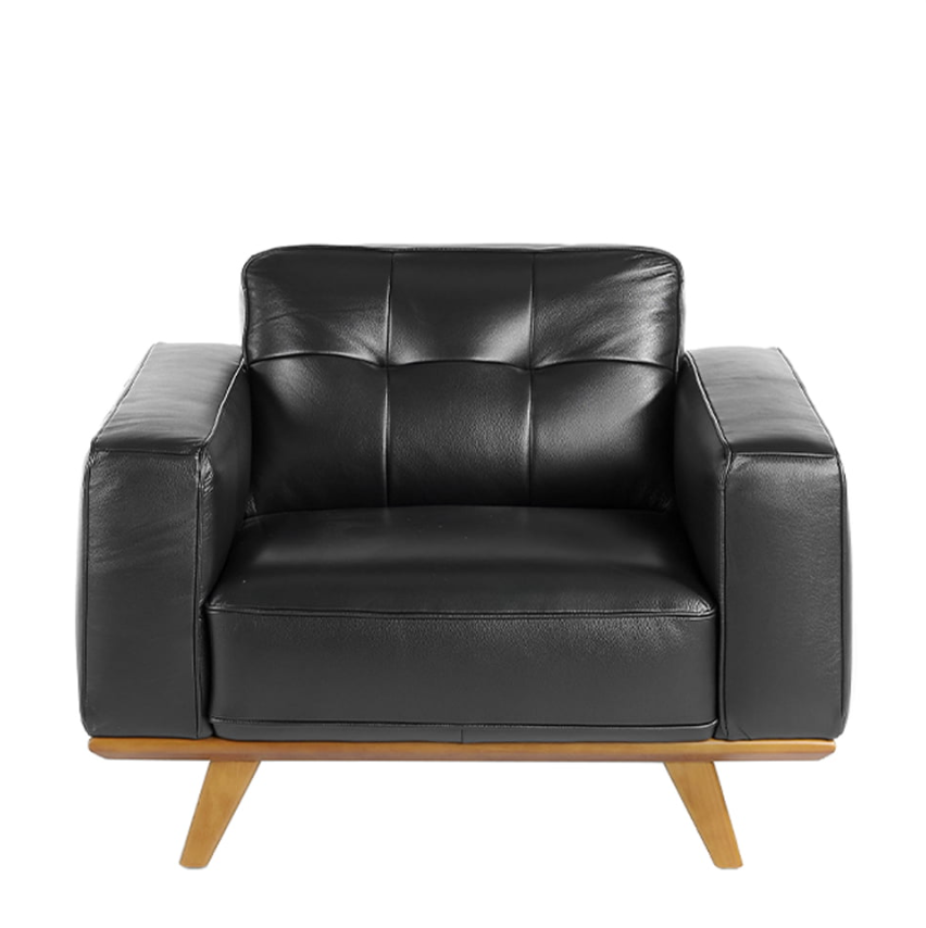 Fauteuil en cuir noir et pied en bois Angel Cerda