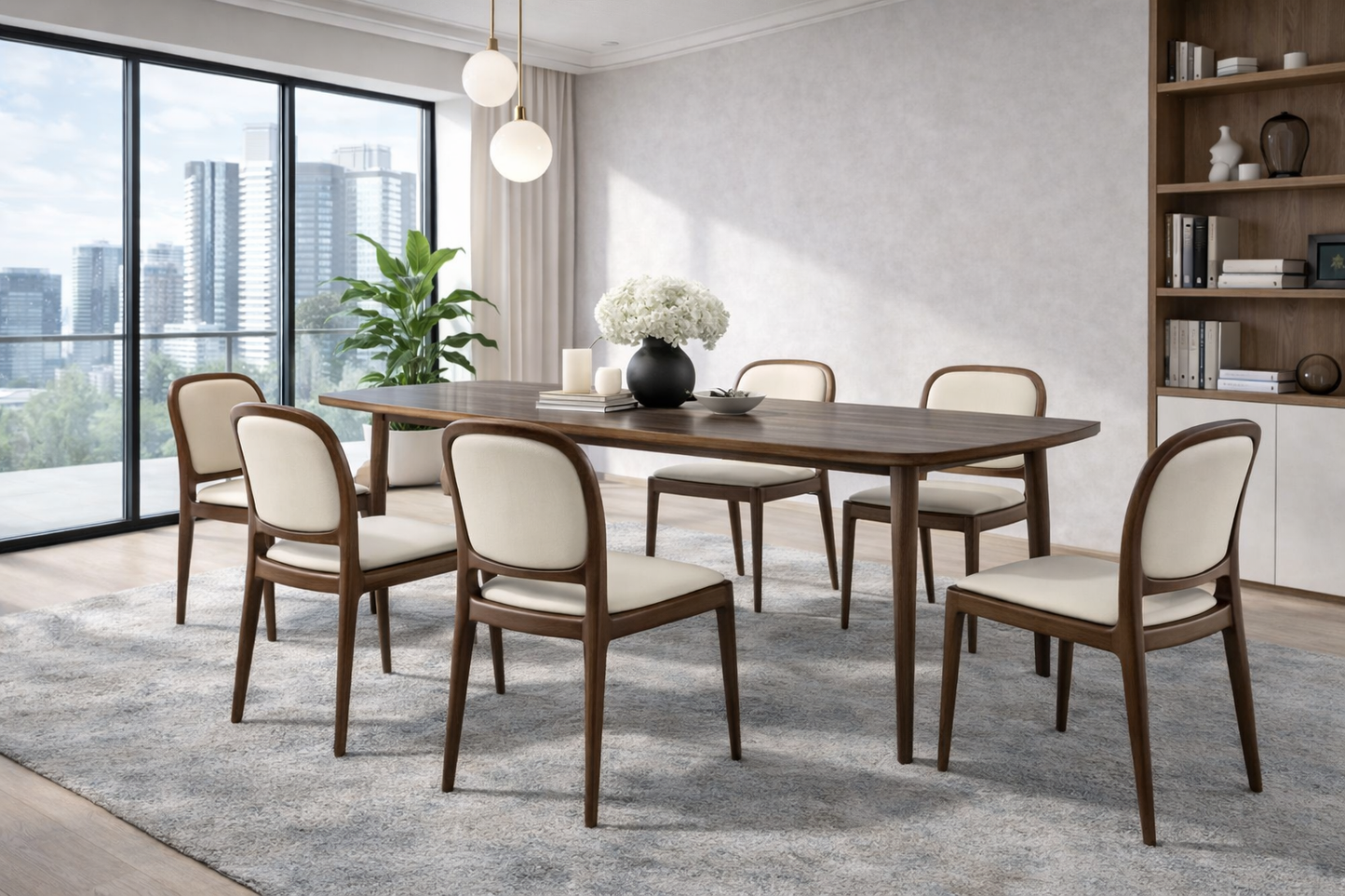 Chaise design en similicuir crème avec pieds en bois noyer – Angel Cerdá 4169