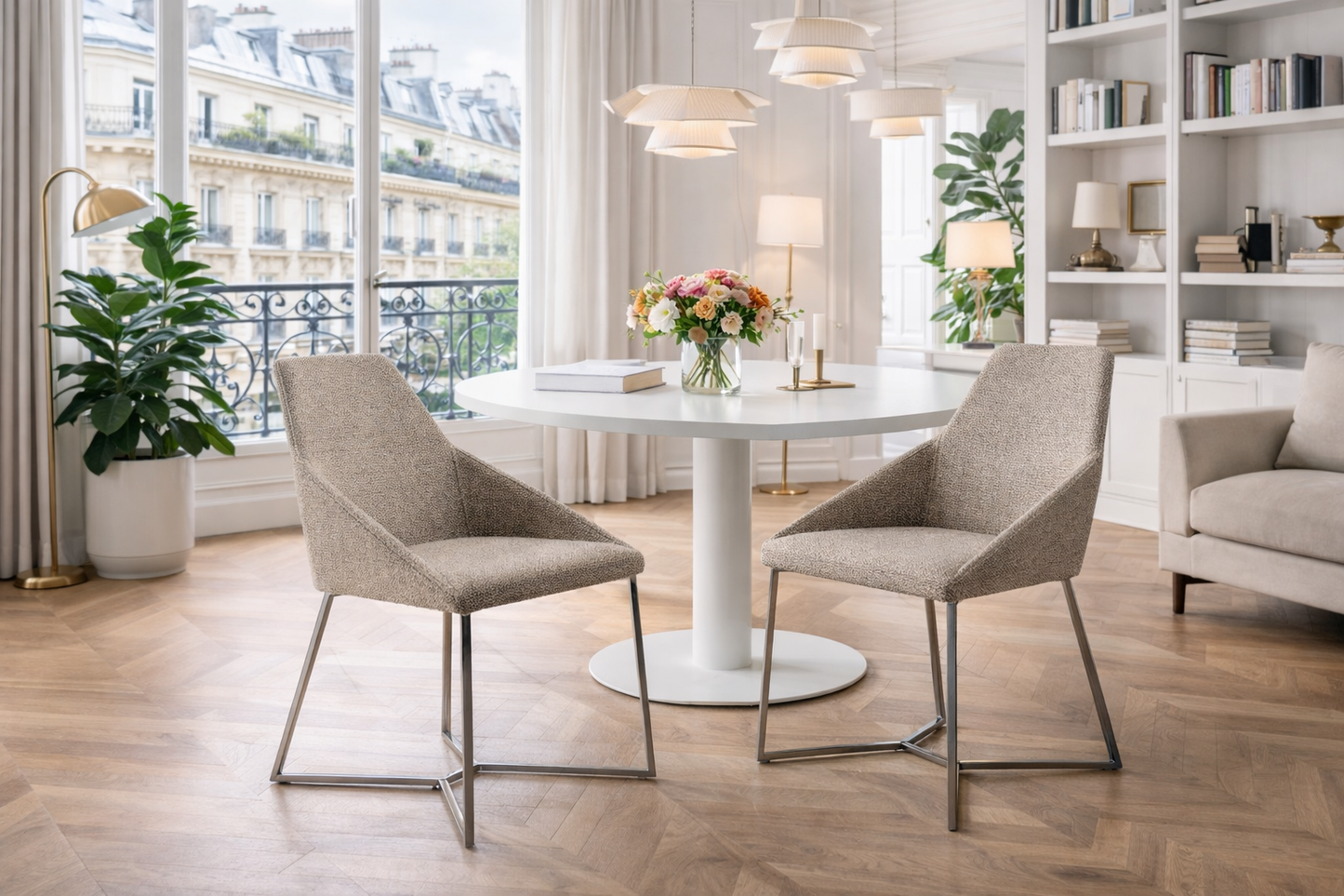 Chaise de salle à manger design en tissu beige avec pieds chromés – Angel Cerdá 4008
