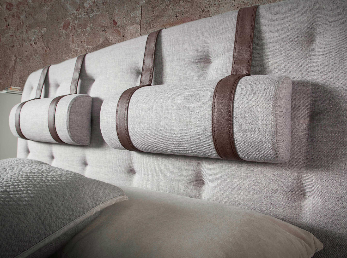 Lit double en tissu gris tufté, modèle 7179 par Angel Cerdá