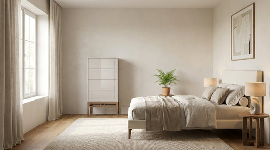 Chiffonnier contemporain gris brillant & bois de noyer au design épuré