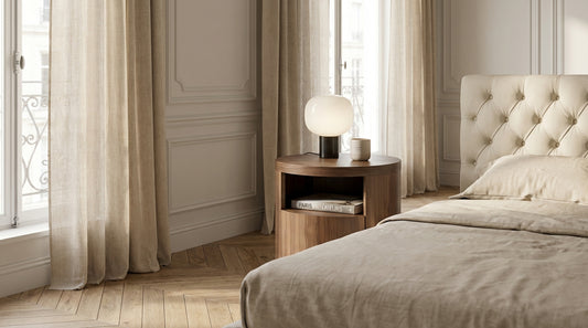 Table de chevet en noyer