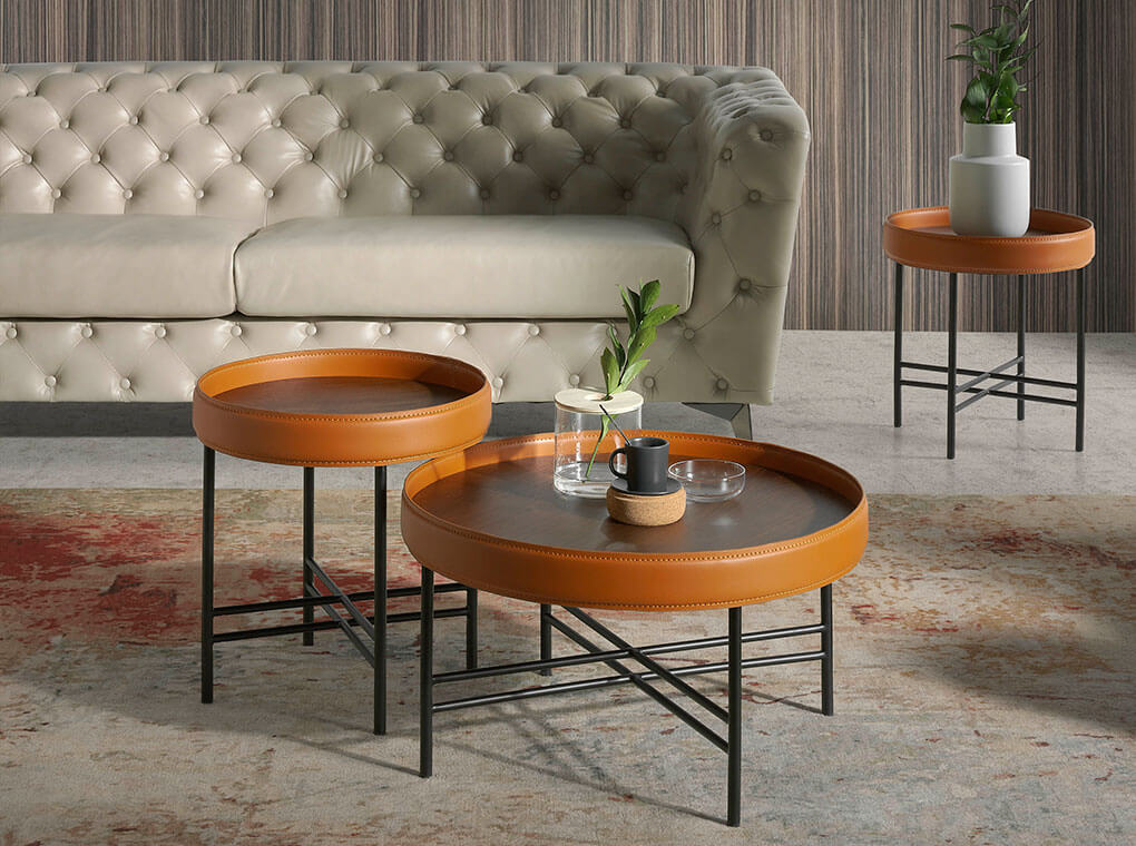 Angel Cerda Table basse en bois de noyer et acier noir "Cow" réf 2058