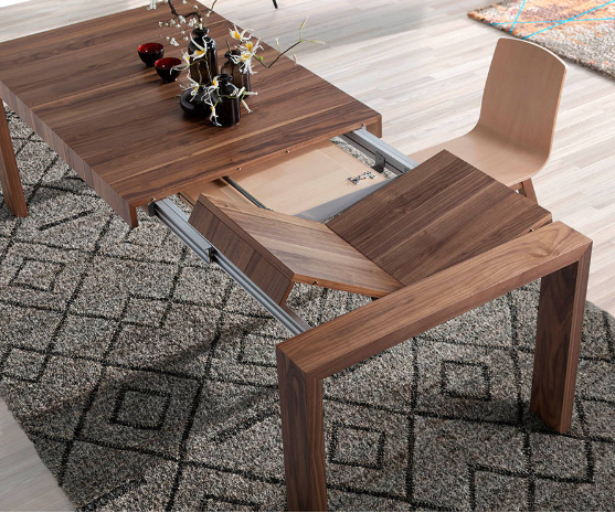 Table à manger extensible en bois de noyer Angel Cerda 1012