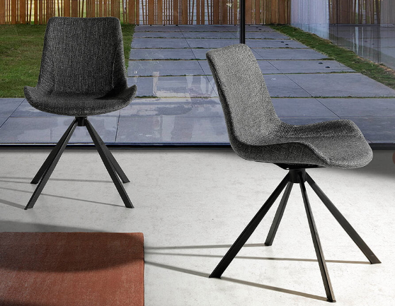 Chaise Pivotante rembourrée en tissu gris foncé Pivot Angel Cerda