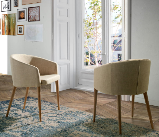 Chaise rembourrée en tissu Angel Cerda