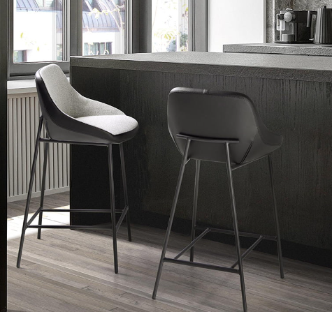 Tabouret rembourrée en Tissu gris et cuir noir Collection Angel Cerda