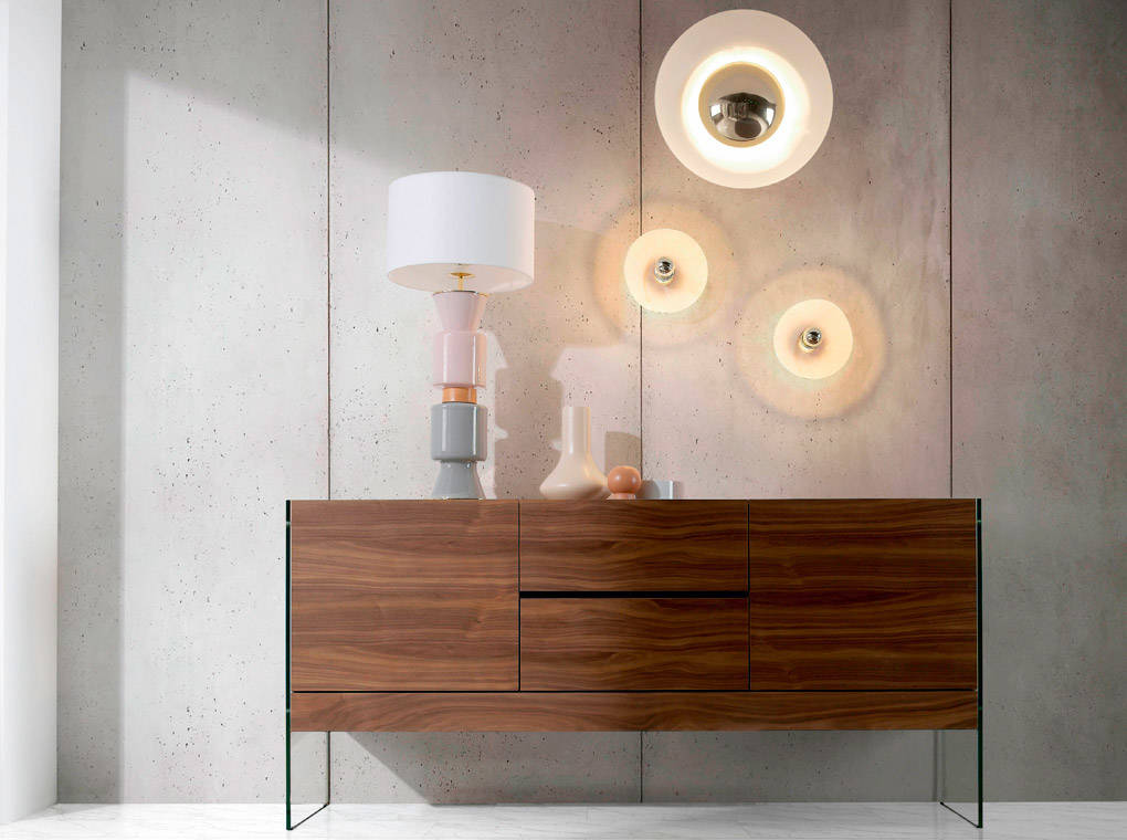 Buffet design en noyer avec pieds en verre trempé – Angel Cerda 3062