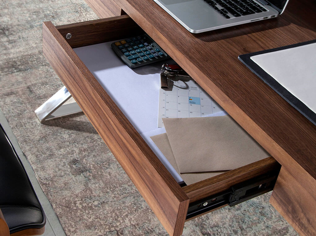 Bureau design moderne en bois de noyer avec structure en acier – Angel Cerdá 3015